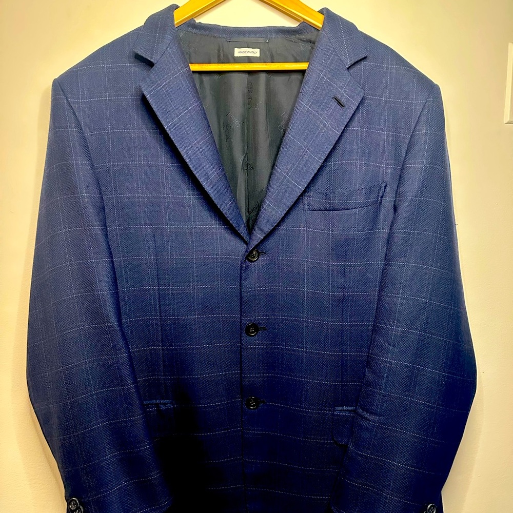 Premium cashmere blend, luxury outerwear, made in Italy.